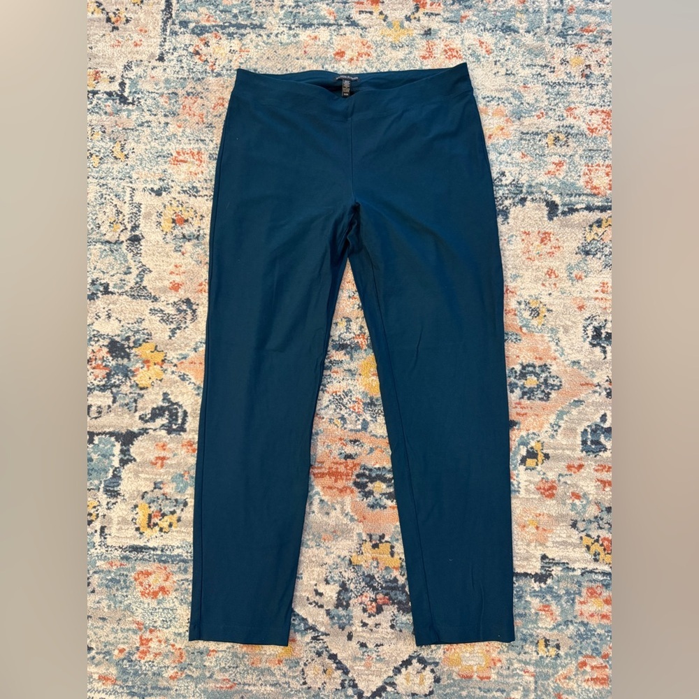 Eileen Fisher Stretch Crepe Ankle Pants
Size Medium - Picture 2 of 5